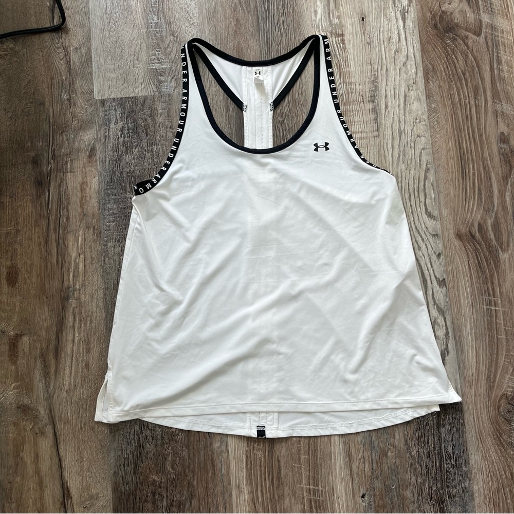 Under Armour Training Knockout Tank Top
White and black 
Size Medium